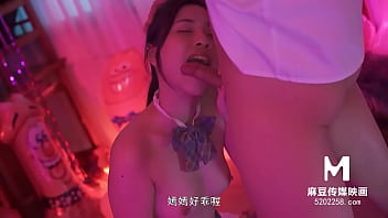 Li Yan Xi and Lin Yan's sensual showcase in open house trailer